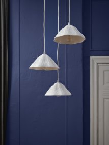 Lotus Leaf 3 Ø44 Hvid loftslampe Fra Ledvance - Lotus Leaf &auml;er et smukt vedhæng lavet af papirmaché&eacute; og stil.