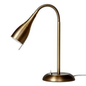 Tanum 40cm Oxid skrivebordslampe Fra Armaturhantverk - Med sit tidløse design og praktiske strømafbryder tændt; base er denne lampe et glimrende valg til både moderne og klassiske interiører.