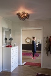 Gross Ø50 Røgfarvet plafond Fra By Rydéns - Bruttoloft er tilgængelig i tv&aring; størrelser d&auml; dette er den større variant med&nbsp;diameter på 50 cm.