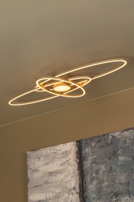 Galactica 100cm Beige plafond Fra Lucide - Galactica er et fremragende valg til sovev&aelig;relset, hvor fleksibilitet, komfort og moderne design er i fokus.