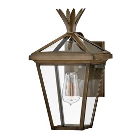 Palma Bronze udendørslampe Fra Elstead Lighting - Palma er lavet af aluminium med klart glas og tilbyder både holdbarhed og et strejf af gammeldags charme, perfekt til udendørs brug.