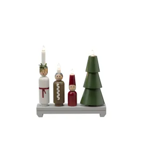 Adventsstage Lucia Flerfarvet Fra Konstsmide - De fire lys spreder en varm og behagelig gl&oslash;d, mens den detaljerede lucia skaber en sjov og hjemlig atmosf&aelig;re.