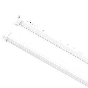 Liny Basic 3000K 130cm Hvid Fra Designlight - Liny Basic er en robust og energieffektiv industriarmatur med LED-teknologi, designet til generel belysning i industrielle og forretningsm&aelig;ssige milj&oslash;er, hvor varmt hvidt lys &oslash;nskes.