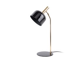 Smart 56cm Sort skrivebordslampe Fra Leitmotiv - Den skinnende, emaljerede finish i sort sammen med elegante gulddetaljer giver lampen et unikt og iøjnefaldende udtryk.