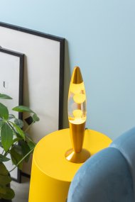 Rocket 35cm Gul Fra Leitmotiv - Lavalampen giver et bl&oslash;dt, levende lys, der bev&aelig;ger sig i organiske former, perfekt til et b&oslash;rnev&aelig;relse eller som en kreativ og dekorativ detalje i hjemmet.