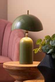 Querido 40cm Grøn bordlampe Fra Leitmotiv - Den er lavet af metal med en blank, matgrøn finish og detaljer i guldfinish, og den vil være en stilfuld tilføjelse til dit hjem.