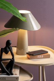 Ameno 33cm Grå bordlampe Fra Leitmotiv - Ameno er en stilfuld bordlampe i metal med en blank grå finish, der giver et blødt og harmonisk udtryk.