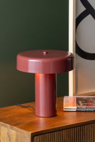 Riqueza Palo 26cm Bourgogne bordlampe Fra Leitmotiv - Riqueza Palo er en stilfuld bordlampe lavet af metal med en blank finish i en bordeauxrød skærm.