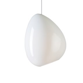 Ocean Ø32 Hvid loftslampe Fra Belid - Den hvide glasskærm skaber en dejlig lysfordeling og en varm atmosfære i rummet.