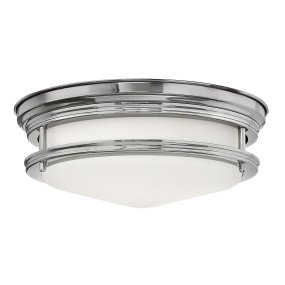 Hadrian Ø30 Chrom badeværelseslampe Fra Elstead Lighting - Denne lampe er både funktionel og dekorativ, hvilket gør den til et ideelt valg til at forbedre stilen og belysningen af badeværelset.