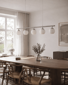 Globi 5 120cm Nikkel/hvid loftslampe Fra Nordic Lighting - Globi 5 bliver et dekorativt blikfang, der passer lige godt i moderne hjem som i mere klassiske milj&oslash;er.
