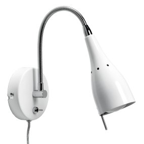 Tanum Hvid læselampe Fra Armaturhantverk - Det elegante og minimalistiske design g&oslash;r, at den passer perfekt i sovev&aelig;relset, stuen eller kontoret.