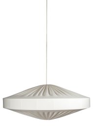 Alba Skærm Ekskl. Ophæng Ø78 Hvid loftslampe Fra Alde & Lind - Alba er en blød og dekorativ lampeskærm med metalramme og hvidt tekstil i elastisk jersey.