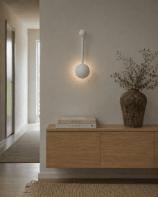 Alba long LED 30cm Hvid Fra Lampan - Giv dit interi&oslash;r et l&oslash;ft med den lange Alba LED-v&aelig;glampe en elegant og energieffektiv l&oslash;sning til moderne hjem og hotelmilj&oslash;er.