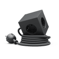 Square 1 with 30W Dual USBC & Magnetic base, 1.8m Sort Fra Avolt - Strømskinne fra Avolt med et stilfuldt design med en lang PVC-ledning, en terning lavet af genbrugsplast og en magnetisk plade i bunden, så den kan hænges på væggen.