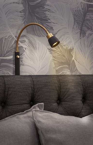 Eketorp Sort læselampe Fra Aneta Lighting - Justerbar arm med integreret 3W LED, der giver behageligt varmt hvidt lys og kan dæmpes.