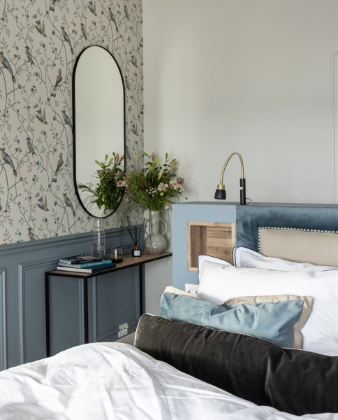 Eketorp Sort læselampe Fra Aneta Lighting - Justerbar arm med integreret 3W LED, der giver behageligt varmt hvidt lys og kan dæmpes.