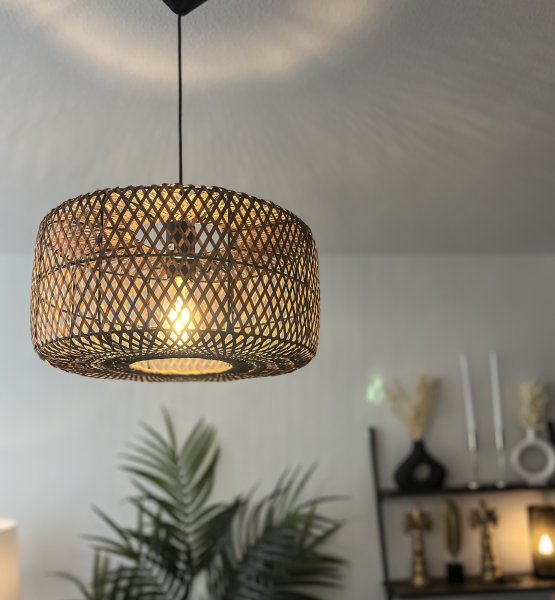 Savanna Ø40 Brun loftslampe Fra Aneta Lighting - Savanna loftslampe er en naturlig og jordnær lampe, der er perfekt til det moderne, skandinaviske hjem.
