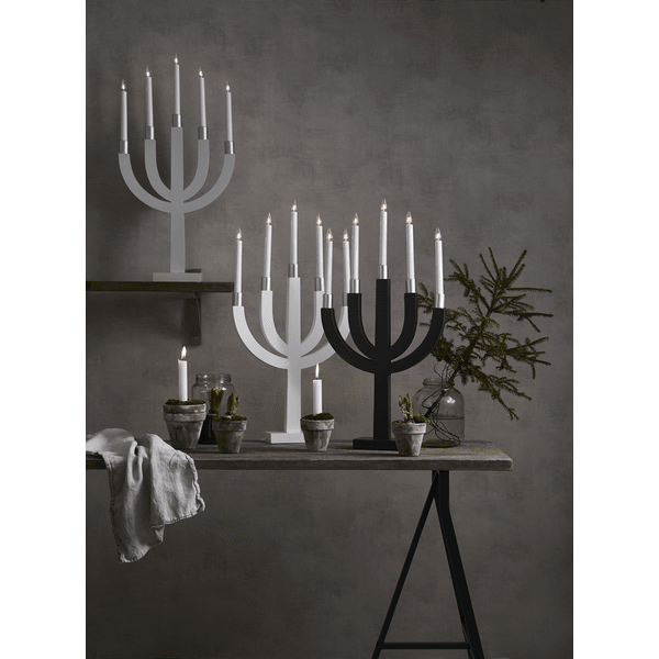 Elias Hvid Fra Star Trading - Leveres med 1,8 m hvid ledning, str&oslash;mafbryder og stik.