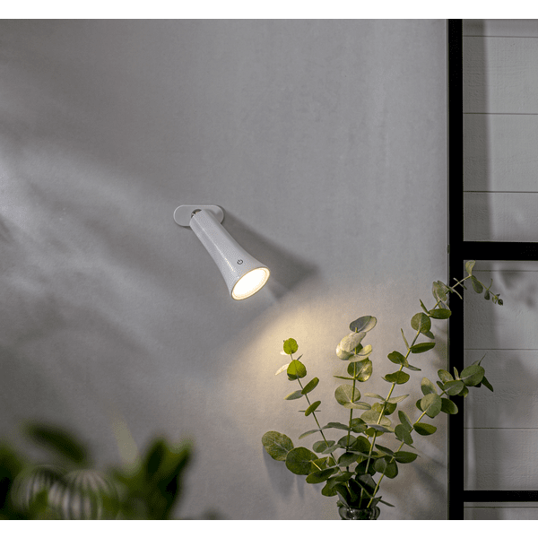 Functional 38cm Hvid bærbar Fra Star Trading - Lampen har en touch-funktion til justering af lysstyrke og valg af LED-farve, kølig hvid, varm hvid eller dagslys.