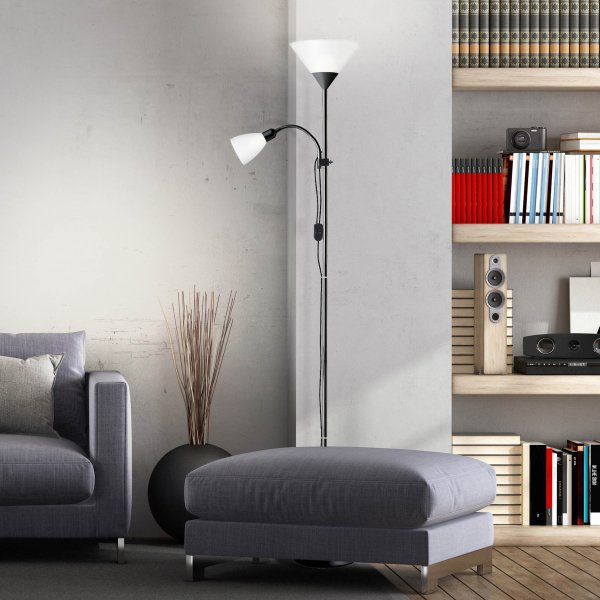 Spari Sort gulvlampe Fra Brilliant - Lyspærer er ikke inkluderet, bemærk venligst, at uplighten har en E27 fatning og armen har en E14 fatning.