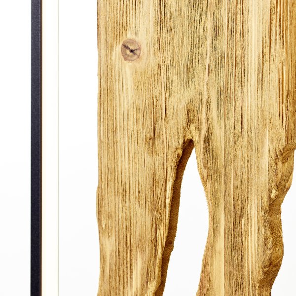 Chaumont Træ gulvlampe Fra Brilliant - Lampen er udstyret med energieffektiv og langtidsholdbar LED-teknologi samt en praktisk fodkontakt, der gør det nemt at tænde og slukke med din fod.