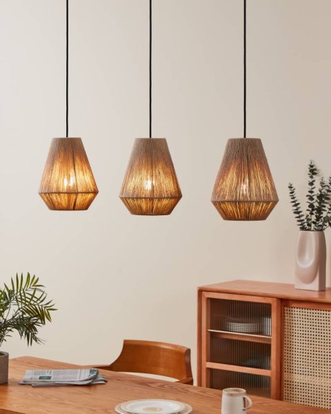 Alderney 90cm Natur loftslampe Fra Eglo - Det minimalistiske design i kombination med naturlige materialer skaber en smuk kontrast, der passer perfekt over spisebordet, i stuen eller i køkkenet.