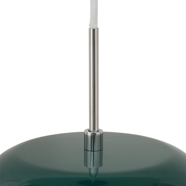 Haipot Ø23 Mørkegrøn loftslampe Fra Dyberg Larsen - Haipot-lampen har en elegant lampeskærm i opalglas og en afdæmpet grøn metalskærm.