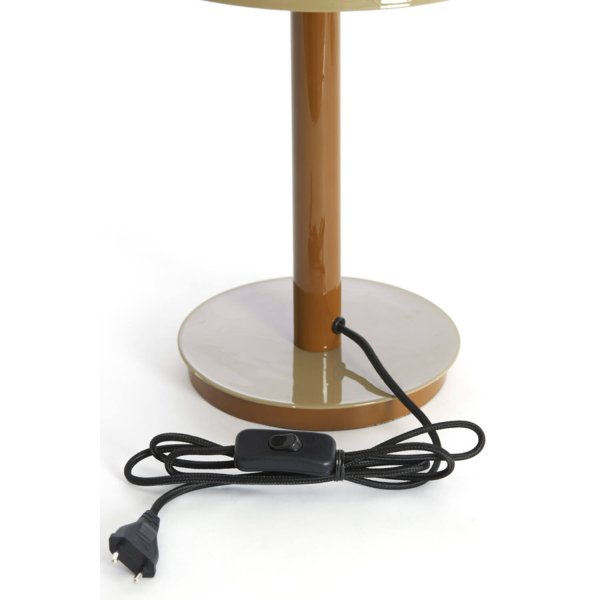 Marivet 48cm Brun bordlampe Fra Light & Living - Den minimalistiske form og den skinnende overflade giver et moderne og elegant indtryk, der passer lige s&aring; godt i stuen som p&aring; skrivebordet eller natbordet.