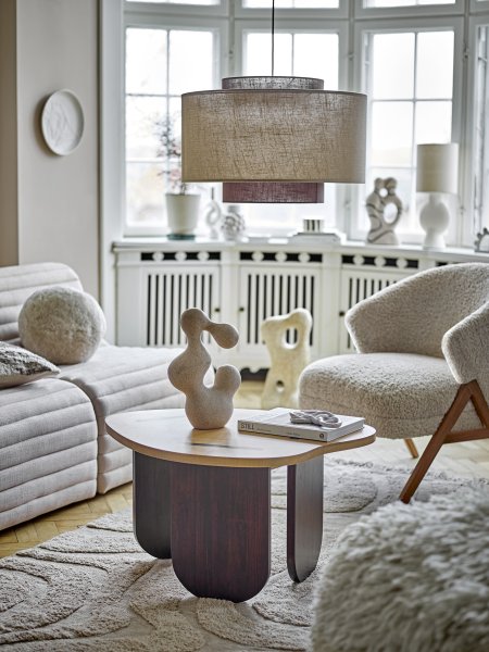 Janica Ø60 Brun loftslampe Fra Bloomingville - Lampesk&aelig;rmen er lavet af h&oslash;r og f&aring;s i varme, brune nuancer, der skaber et bl&oslash;dt og behageligt lys i rummet.