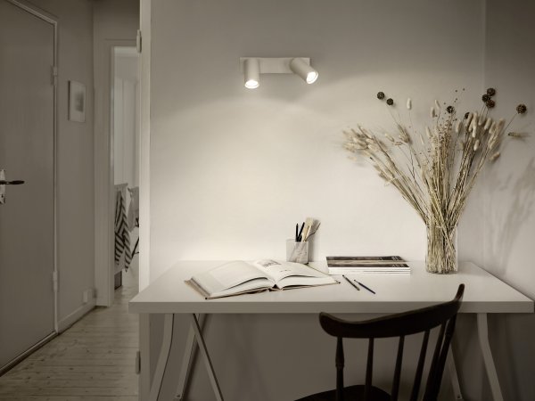 Octagon 2 Hvid spotlight Fra Ledvance - Den n&auml;tta formen i kombination med de r&ouml;rliga spotlightsen g&ouml;r den m&aring;ngsidig och passar in i alla hem och stilar.