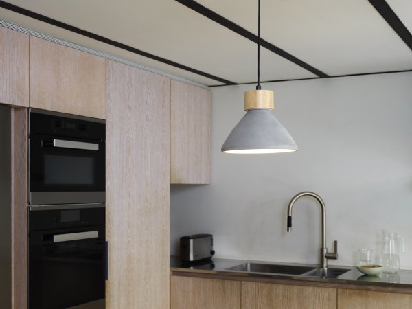 Concrete Wood Ø22 Grå loftslampe Fra Osram - Concrete Wood er et rustikt vedh&aelig;ng med et h&oslash;jkvalitetsdesign med dekorative detaljer lavet af tr&aelig;.