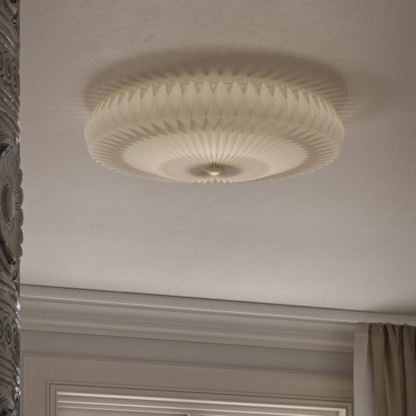 Pompom Ø57 Hvid plafond Fra CO Bankeryd - Papirpompomen er en diskret loftlampe p&aring; trods af sit smukke plisserede design.