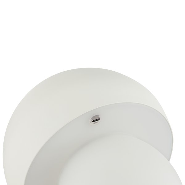 Dupis 24cm Hvid bærbar Fra Brilliant - Dupis er en moderne og praktisk bordlampe i hvidt metal og plastik, designet i et svampeinspireret design, der gør den til et dekorativt element i alle typer interiører - fra soveværelser til stuer, køkkener eller terrasser.