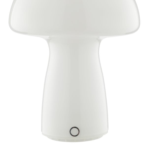 Erik 22cm Hvid bærbar Fra Brilliant - Erik er en bærbar og genopladelig bordlampe med et charmerende design af glas i en hvid finish, der ligner en lille svamp.