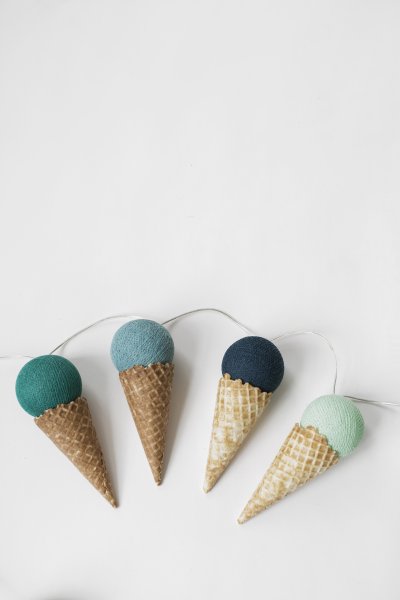 Irislights Cool Mint 20-lights Blå Fra Irislights - Produktet er h&aring;ndlavet, og variationer i farve, form og st&oslash;rrelse kan forekomme.