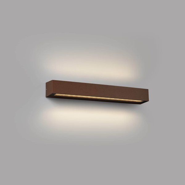 Doro Brun udendørslampe Fra Faro Barcelona - Med en effekt p&aring; 28W projicerer lyset fra begge sider og giver elegant og funktionel belysning til udend&oslash;rsmilj&oslash;er.