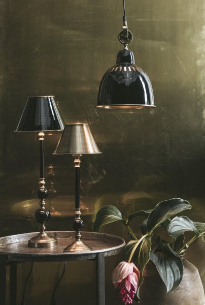 Cleveland Ø23 Sort loftslampe Fra PR Home - Vores stilfulde loftslampe Cleveland kan bruges som b&aring;de loftslampe og vindueslampe.