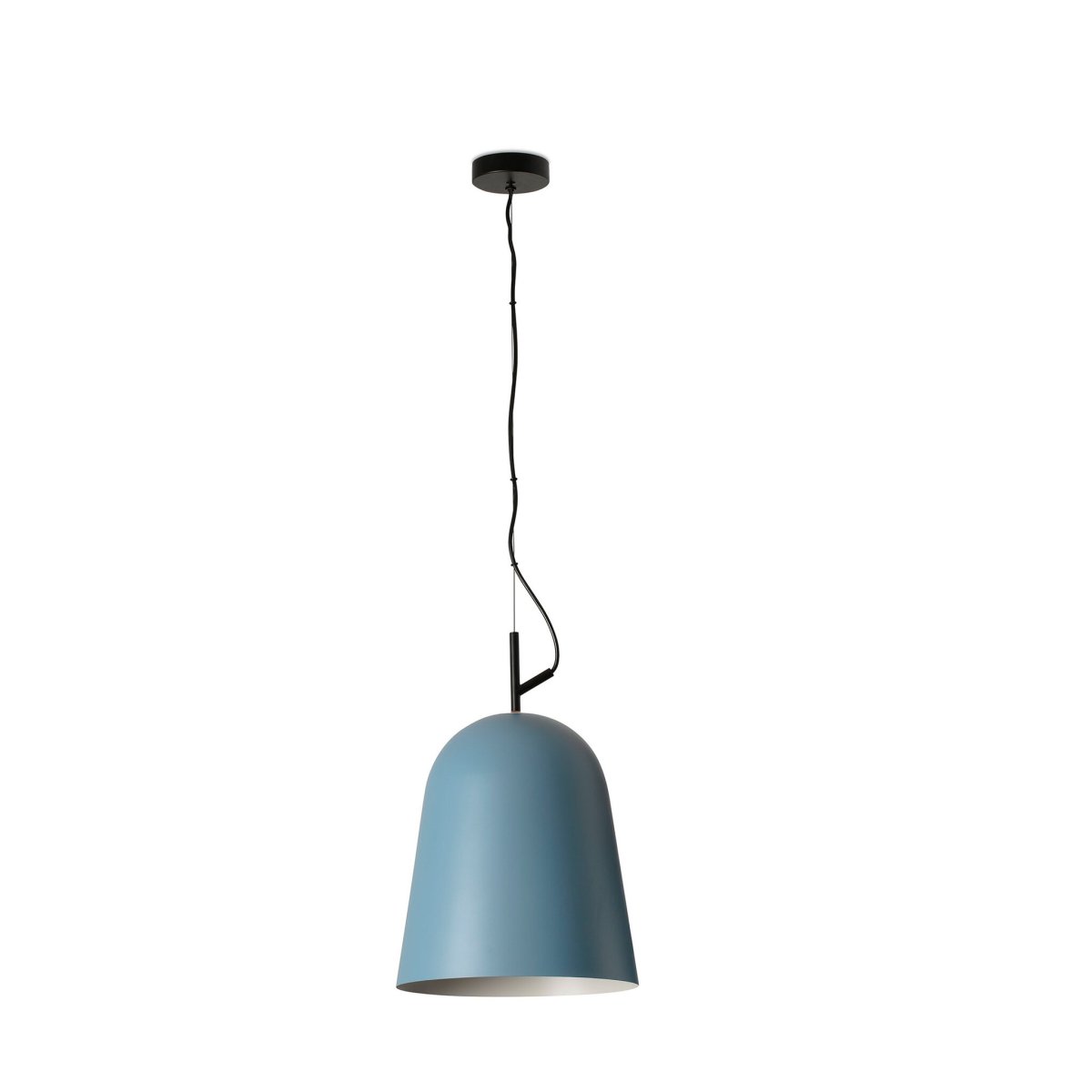 Studio Ø30 Blå loftslampe Fra Faro Barcelona - Studio er en elegant pendellampe i bl&aring;, designet af Nahtrang med inspiration fra 1950'ernes klassiske linjer - tidl&oslash;s &aelig;stetik i en moderne vintage.