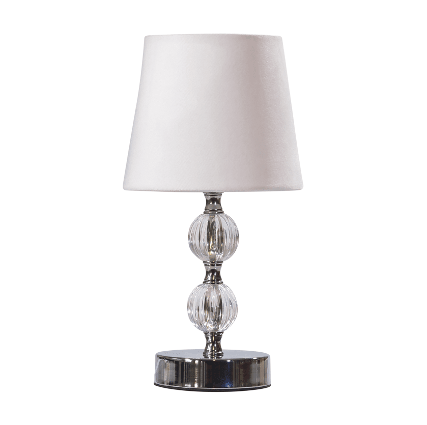 Zoom billede af Karin 30cm Hvid bordlampe Fra Pixie Design - Lampens glas- og metalfod skaber et stilrent indtryk, mens den hvide tekstilskærm giver et klassisk og luksuriøst udtryk.