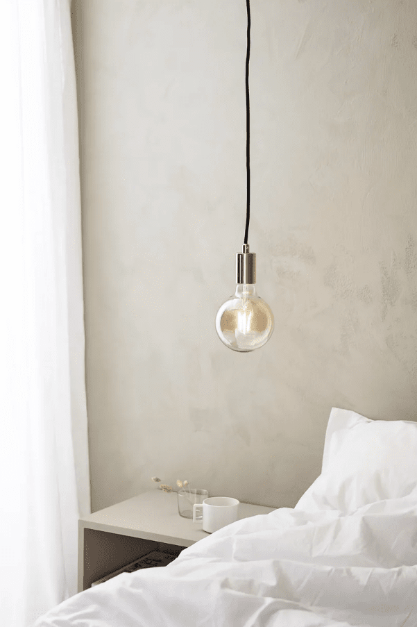 Sky Ø5 Messing vindueslampe Fra Markslöjd - Sky vindueslampen er en favorit hos mange, og det enkle, stilfulde design er nemt at montere, men samtidig smukt i al sin enkelhed.