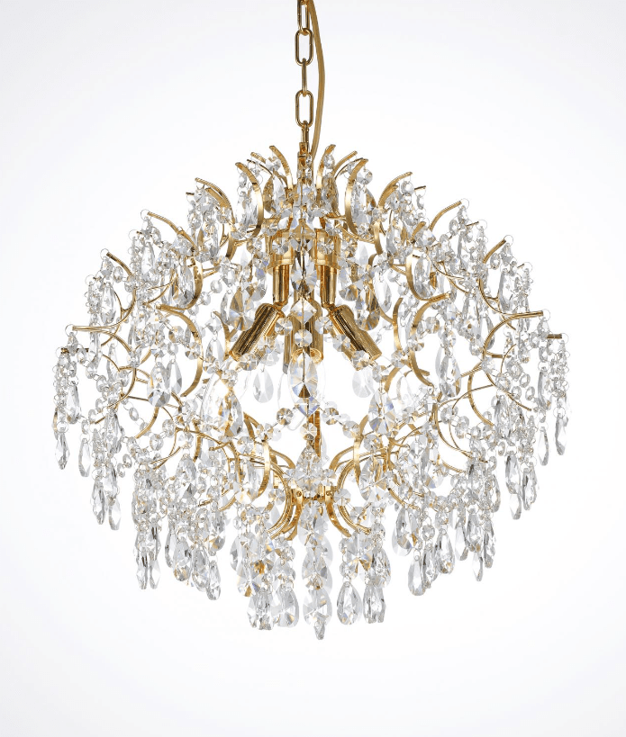 Kate Ø50 Guld krystal Fra Norrsken Design - Loftlampen Kate i guld med håndskårne klasse 1 K9-krystaller er et ægte stilikon, der giver dit hjem en følelse af eksklusivitet og elegance.