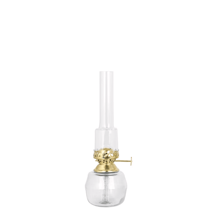 Kerosene Lamp Majken Small Gennemsigtig Fra Strömshaga - Mindre petroleumslampe i klart glas med br&aelig;ndere i klart glas og br&aelig;ndere i messing.