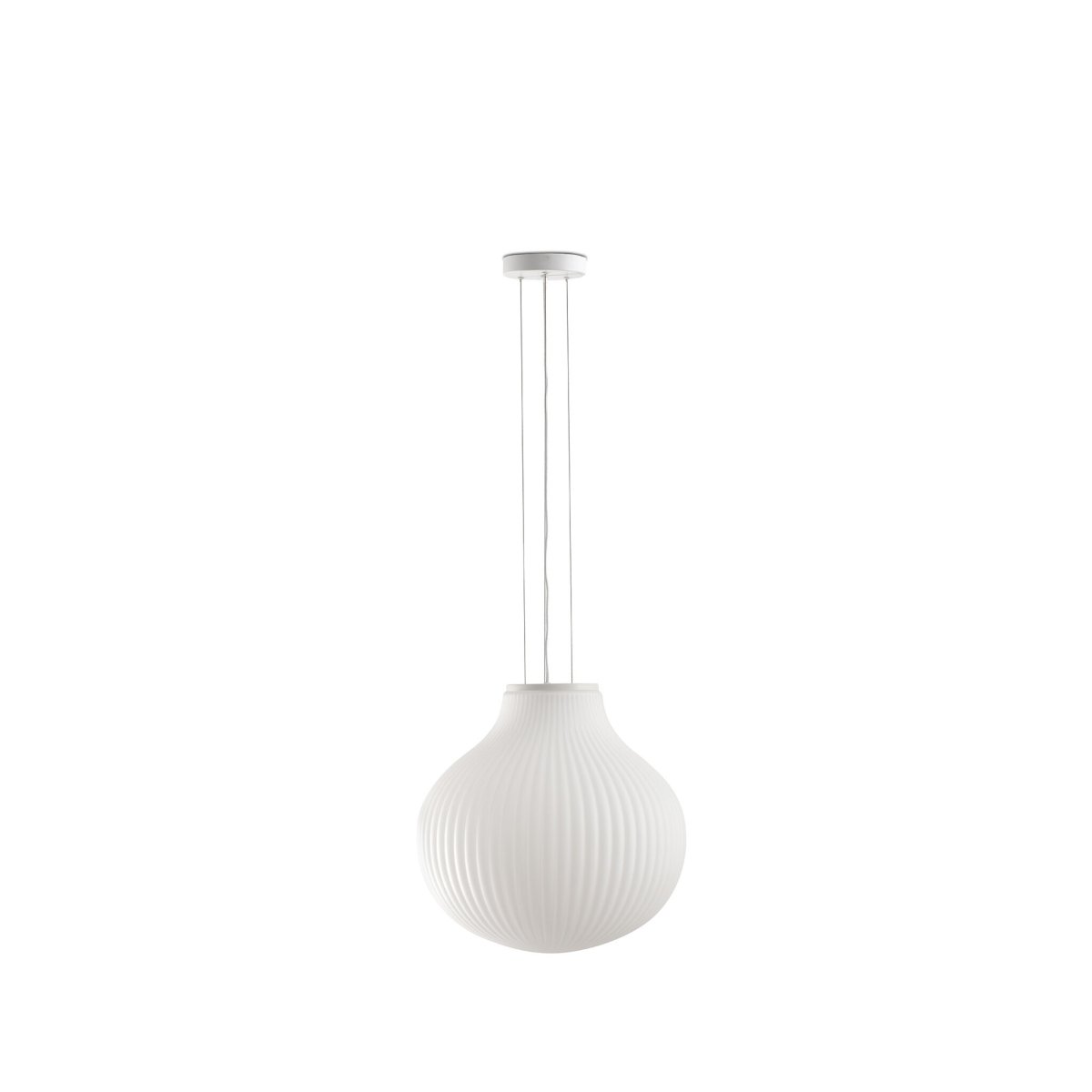 Isabelle Ø40 Hvid loftslampe Fra Faro Barcelona - Det opalhvide glas spreder et varmt og behageligt lys, mens overfladen leger med skygger og skaber et livligt udtryk.