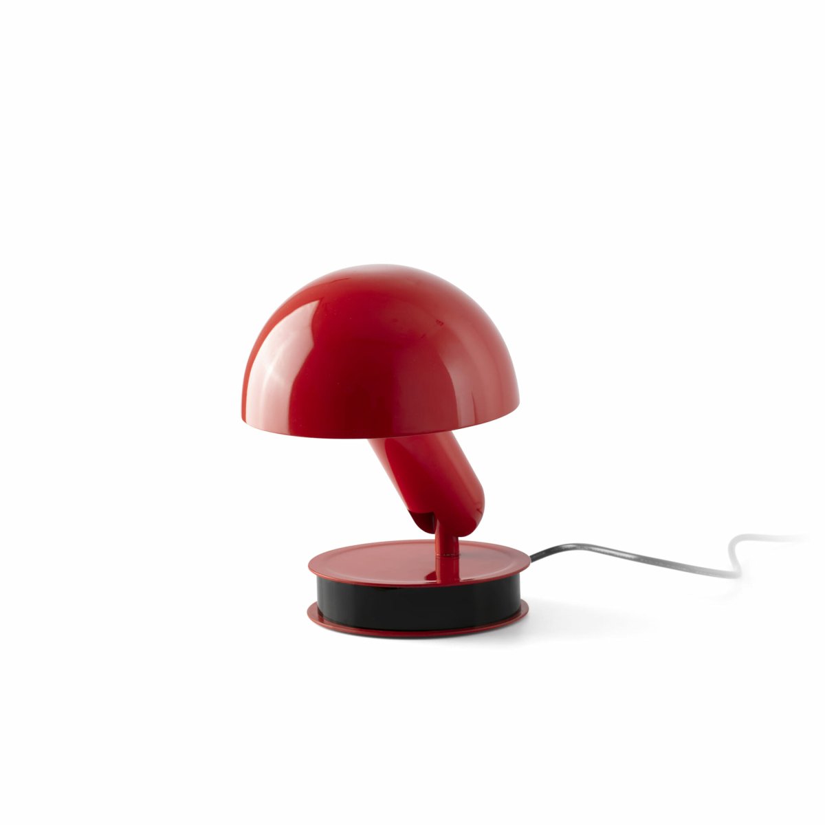 Bela 24cm RØD skrivebordslampe Fra Faro Barcelona - Takket v&aelig;re dens smarte klemmefunktion kan den nemt fastg&oslash;res til hovedg&aelig;rder, hylder eller skriveborde - perfekt til b&aring;de arbejde og afslapning.