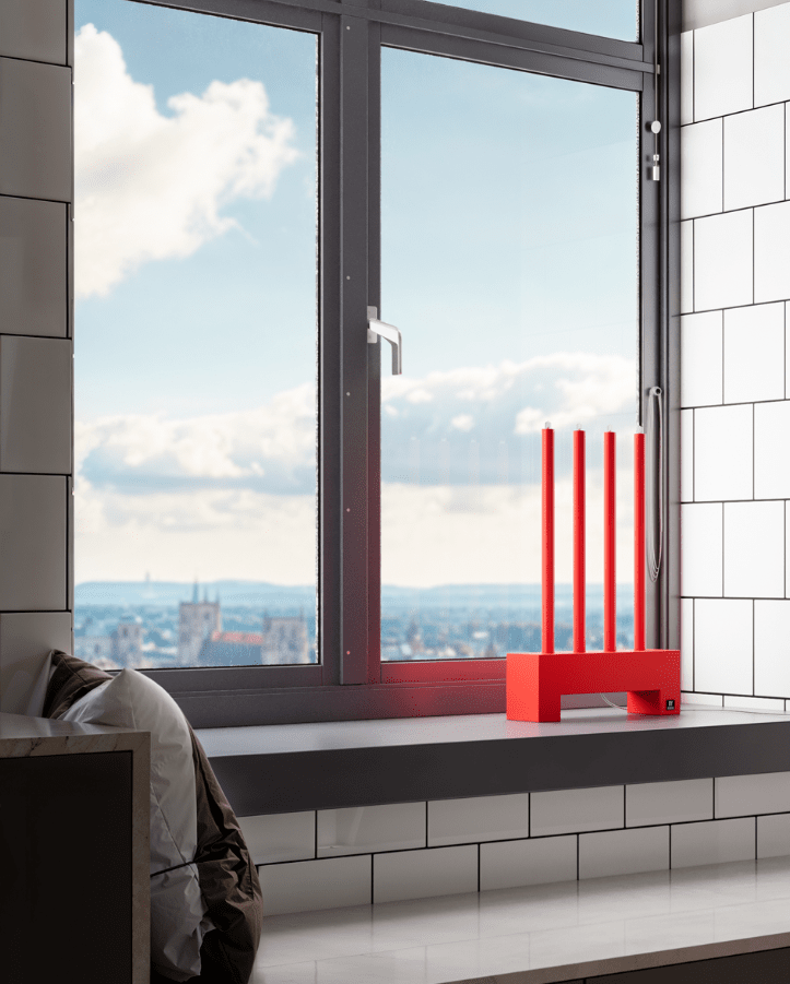 Twinkle RØD Fra By Rydéns - Med en h&oslash;jde p&aring; 50 cm og en l&aelig;ngde p&aring; 30 cm vil Twinkle tiltr&aelig;kke opm&aelig;rksomhed i ethvert milj&oslash;.