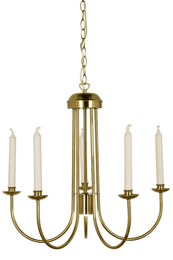 Jubilee Ø55 Mat messing loftslampe Fra Aneta Lighting - Med sine fem messing lysestager og stilfulde detaljer er den perfekt til at skabe en sofistikeret atmosfære i spisestuen eller stuen.