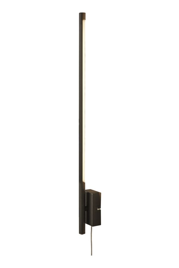 Stecco 65cm Sort væglampe Fra Aneta Lighting - STECCO væglampen i sortlakeret metal passer lige så godt på; de smalle vægge som de lidt større.