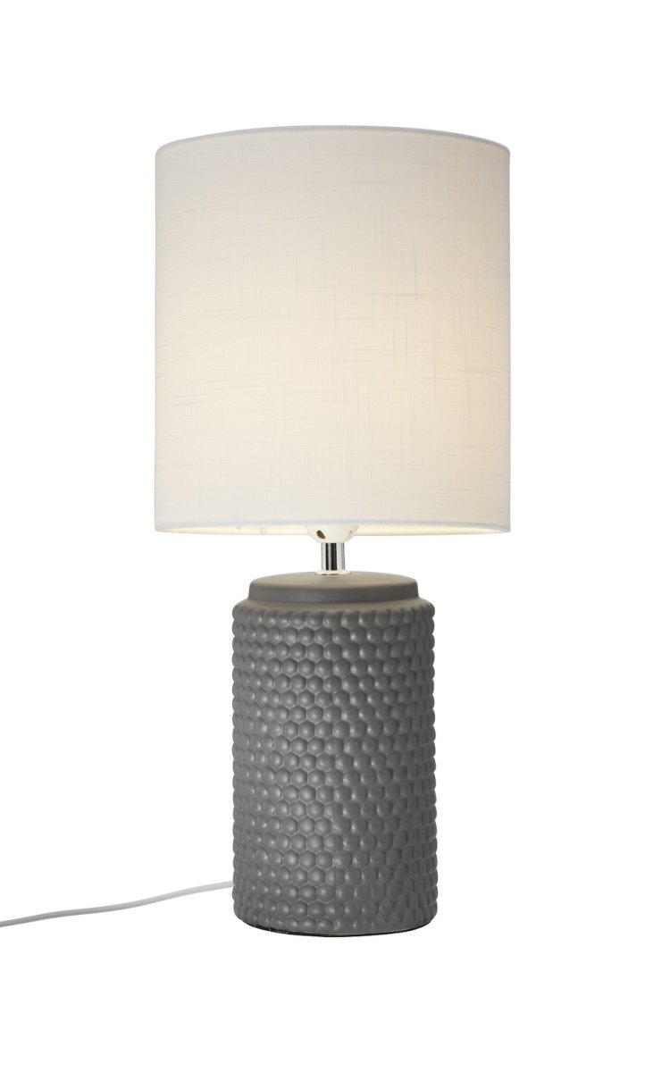Bubble 50cm Grå bordlampe Fra Cottex - Bubble bordlampe er en stilfuld keramisk lampe med en unik boblestruktur p&aring; foden, der giver et moderne indtryk.