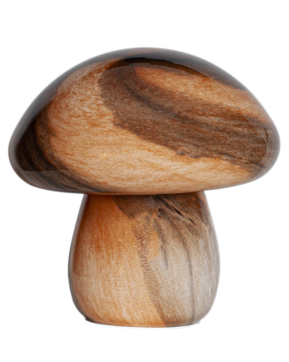 Mira Mushroom 30cm Natur bordlampe Fra By Rydéns - Lampen er ikke kun en funktionel lyskilde, men ogs&aring; en kunstnerisk detalje, der fremh&aelig;ver dit interi&oslash;r med sit naturinspirerede design og h&aring;ndlavede kvalitet.